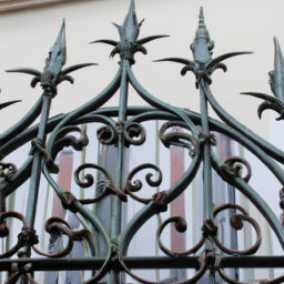 Balcons en Fer Forgé : Intégration Harmonieuse avec l'Architecture de votre Maison Lieusaint